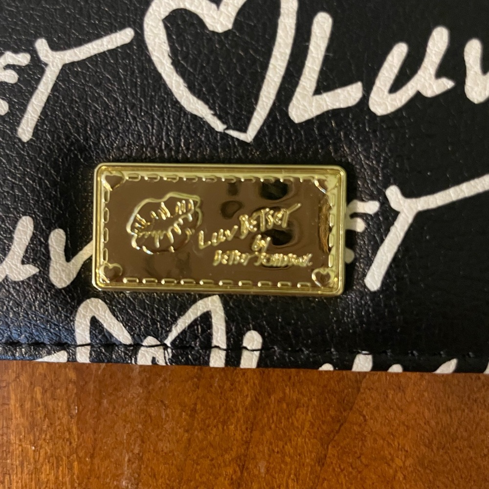 Betsey Johnson Black and White Heart Wallet - Picture 3 of 5